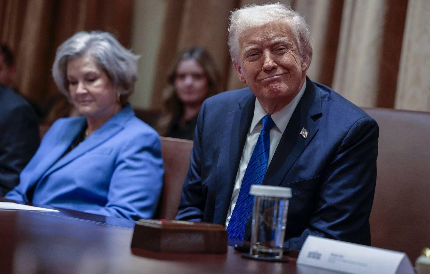 Etats-Unis : « Ce serait un honneur d’y mettre fin », Donald Trump veut couper les fonds des médias publics américains