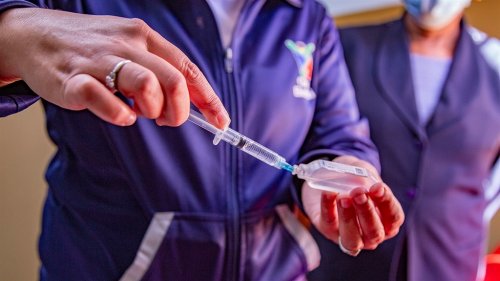 More South Africans are willing to be vaccinated - but weekend lull puts rollout behind target