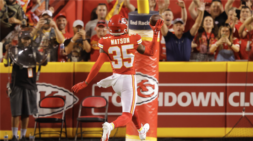 Patrick Mahomes, Jaylen Watson's pick-six help Chiefs beat Chargers