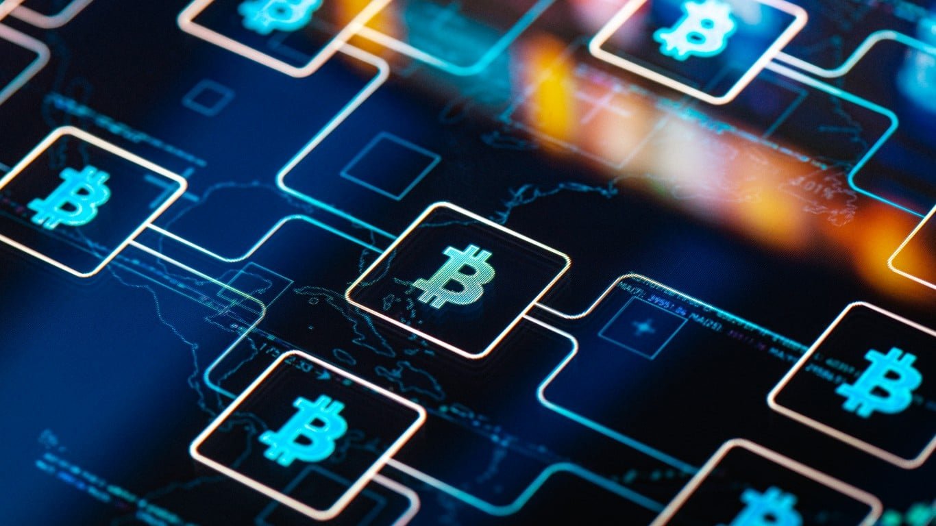 COIN Vs. MSTR: Buy Coinbase for Pure Exchange Fees and Structural Infrastructure Moats