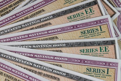 Baby Boomers Used to Love Gifting Savings Bonds – Here’s Why No One Does It Anymore