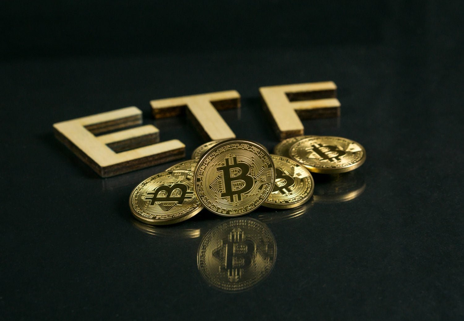 You Want Bitcoin, Not the Exchange Horror Stories. These 3 ETFs Get You $25K in Crypto, No Sketchy Apps