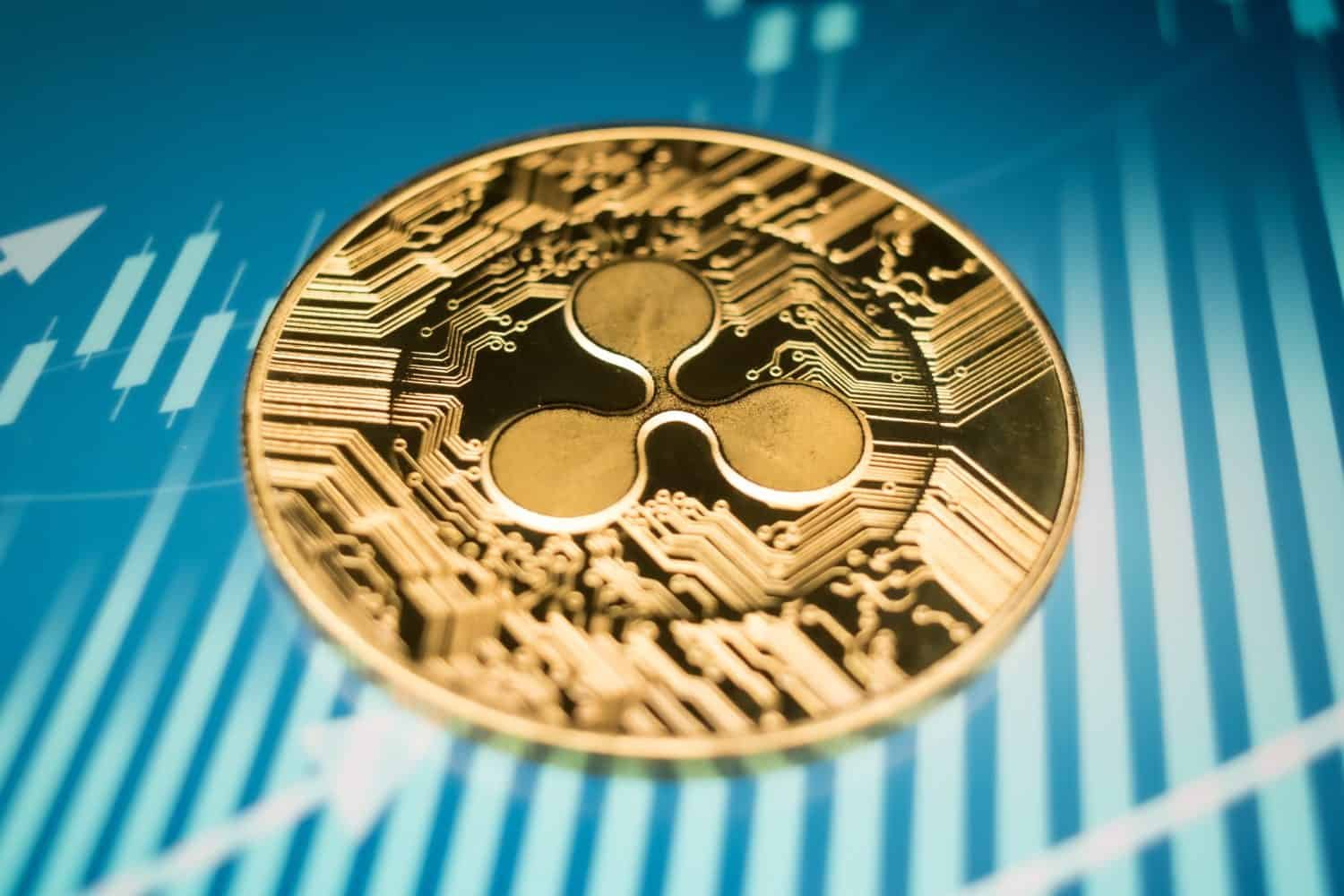 XRP Whales Move 800 Million Tokens Off Exchanges: Accumulation Signal or Distribution Ahead?