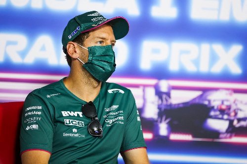 Vettel baut Insektenhotel in Form eines Rennwagens