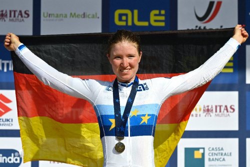 Rad-WM : Juniorin Riedmann holt Bronze im Straßenrennen