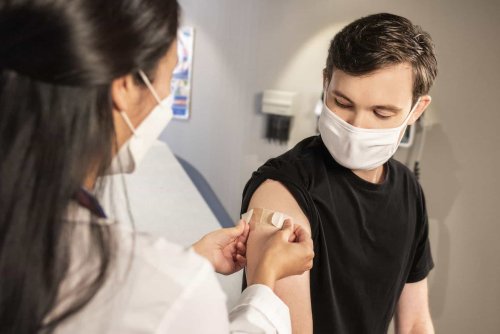 Vaccin Covid-19 : une étude toulousaine montre un risque de myocardite chez les adolescents