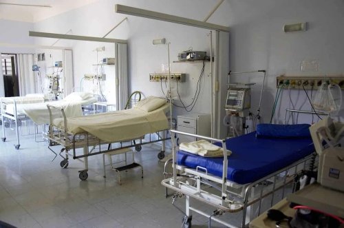 Actualités du jour : premières solutions pour l'hôpital, une femme mortellement poignardée en Haute-Garonne