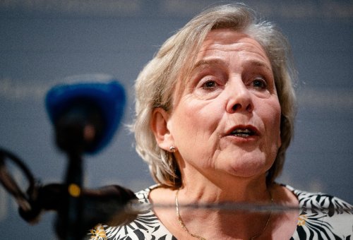 Second Dutch minister quits as Afghan scandal widens
