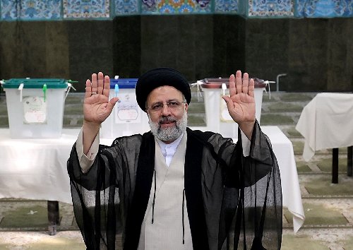Iran votes for new president with ultraconservative tipped to win