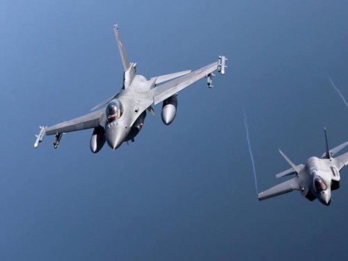 F-16 für die Ukraine: Pilot warnt vor zu hohen Erwartungen - und Kiew hat noch ein Problem