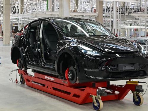 Tesla: Gigafactory startet Probebetrieb – Entscheidung naht