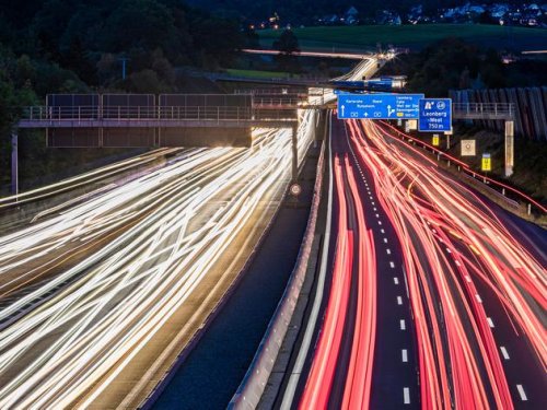 Von Richtgeschwindigkeit bis Rettungsgasse: Diese Regeln gelten auf der Autobahn