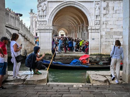 Tragischer Bootsunfall in Venedig: Jugendliche stirbt bei Kostümparty