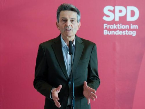 Schlechte Umfragewerte und ein blasser Kanzler: SPD-Fraktion der Verzweiflung nah