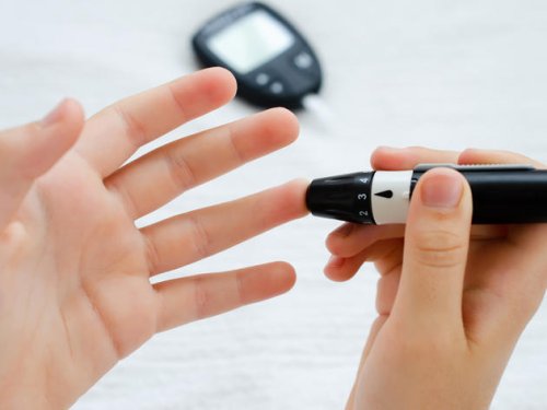 Schilddrüsen- und Diabetes-Medikament nicht zeitgleich einnehmen: Wirksamkeit von Insulin wird vermindert