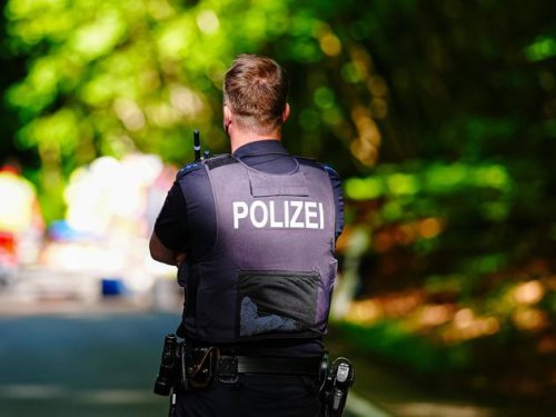 Grausamer Fund im Wald: Junge Frau (21) tot aufgefunden – 16-Jähriger unter Tatverdacht