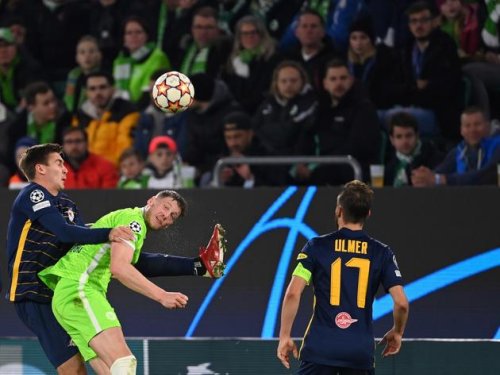 Wolfsburg gegen Salzburg: Kohfeldt-Elf gewinnt umkämpfte Partie - Adeyemi vergibt Top-Chancen