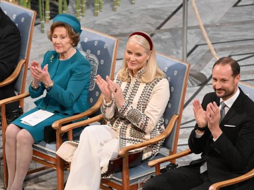Nach Geheim-Urlaub mit Mette-Marit: Kronprinz Haakon äußert sich zu Königin Sonjas Gesundheitszustand