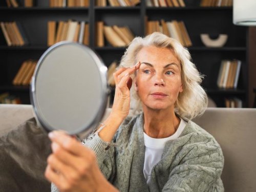 „Zaubercreme“ Retinol? Dermatologin erklärt, was der Wirkstoff kann – und was nicht