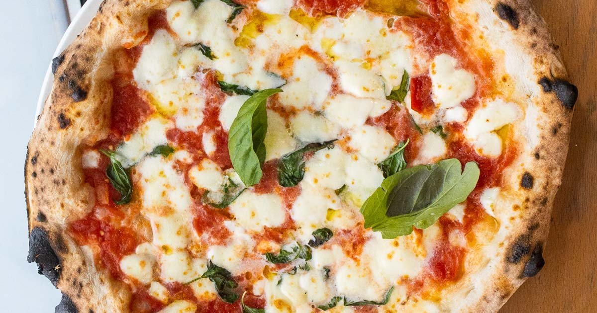 Naples Pizza Guide - 12 Pizzerias Not To Miss