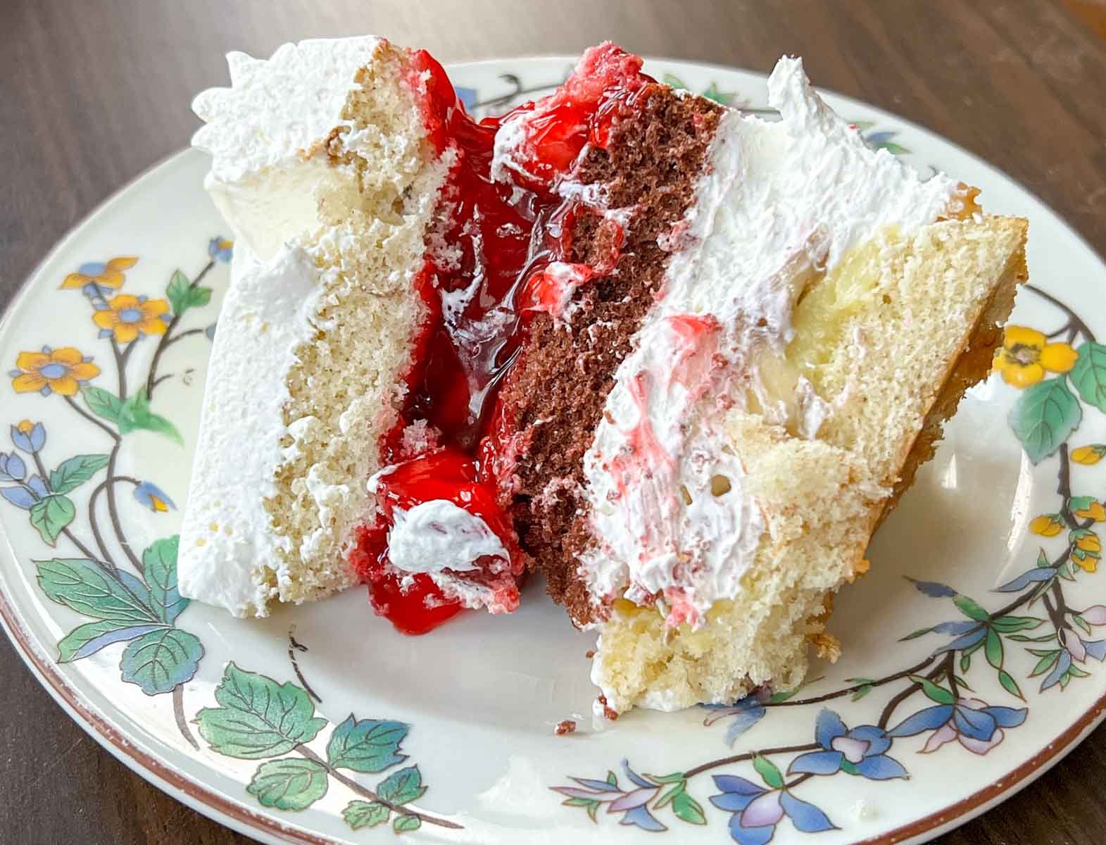 Iconic Chicago Desserts That Are Impossible To Resist