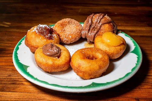 Top 10 Must-Eat Food and Drinks in Portland