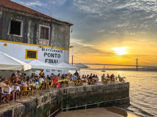 See what it's like to eat at Ponto Finale, one of the most unique restaurants in Lisbon