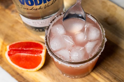 Salty Dog Cocktail – Ideal for Summertime Sipping