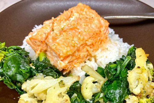 Best 6-Ingredient Baked Salmon Recipe Is a Sweet & Savory 30-Minute Dinner