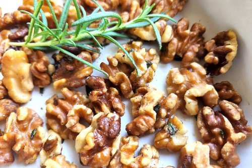 Healthy Rosemary Roasted Walnuts Recipe Is What to Munch On