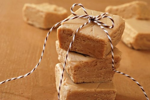 10-Minute Creamy Peanut Butter Fudge Recipe Is Irresistible