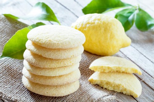 Grandma's Buttery Lemon Cookies Recipe Is Old-Fashioned Goodness (8 Ingredients)