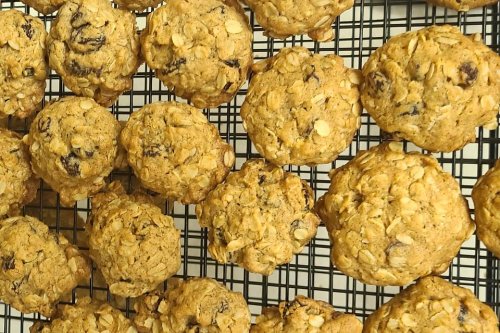 Old-fashioned Cape Cod Oatmeal Raisin Cookie Recipe From the 1950s