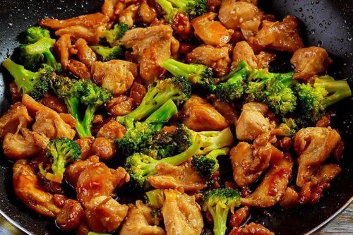 20-Minute Chicken & Broccoli Stir-Fry Recipe Is Fast & Flavorful