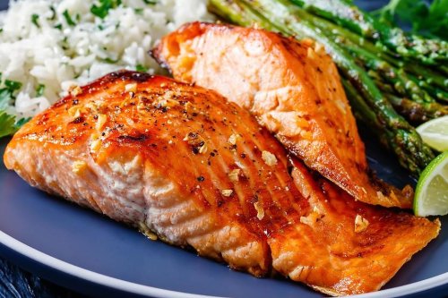 10-Minute Pan-Seared Garlic Salmon Recipe: The Easiest Salmon Recipe on the Planet | Seafood | 30Seconds Food