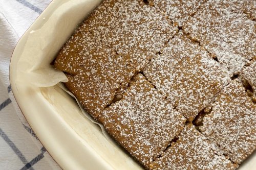 Tasty Snack Cake Recipe: This Easy Applesauce Cake Recipe Is a One-Bowl Wonder