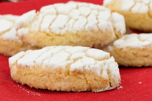 6-Ingredient Chewy Italian Almond Cookies (Ricciarelli): Gluten Free & Dairy Free | Italian Recipes | 30Seconds Food