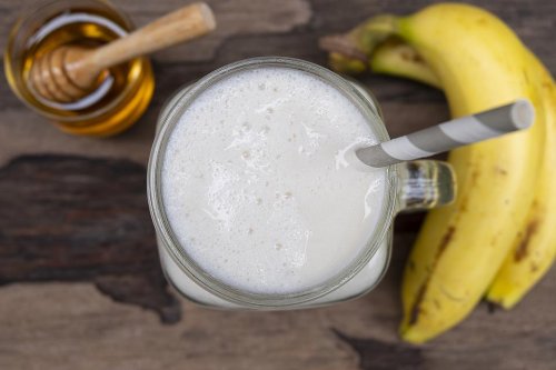 4-Ingredient Banana Vanilla Smoothie Recipe Is Heaven In a Glass