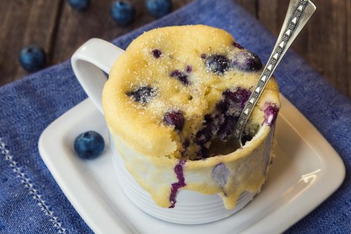 2-Minute Blueberry Muffin Mug Cake Recipe