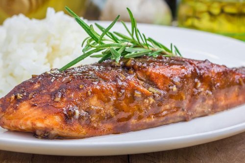 15-Minute Balsamic-Glazed Salmon Recipe Is a Tasty Heart-Healthy Meal