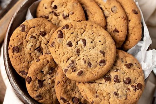 One-Bowl Moist Chocolate Chip Cookie Recipe (Easy Cleanup)