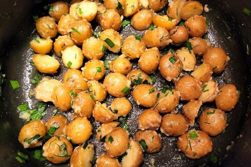 Creamy Ukrainian Tiny New Potatoes Recipe With Chives & Dill