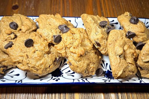Peanut Butter Chocolate Chip Cloud Cookies Recipe Is Pure Bliss (5 Ingredients, 25 Minutes)