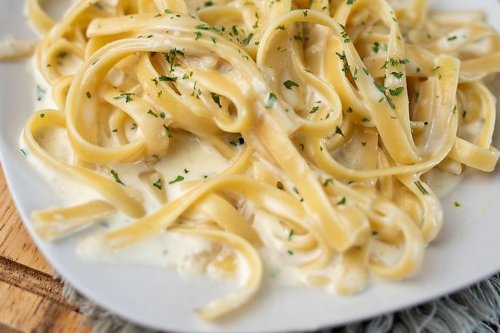 Best Italian Restaurant Alfredo Sauce Copycat Recipe: 3 Ingredients ...