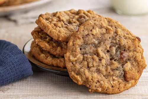An Italian Grandma’s Old-fashioned Oatmeal Raisin Cookie Recipe With a Secret Ingredient | Cookies | 30Seconds Food