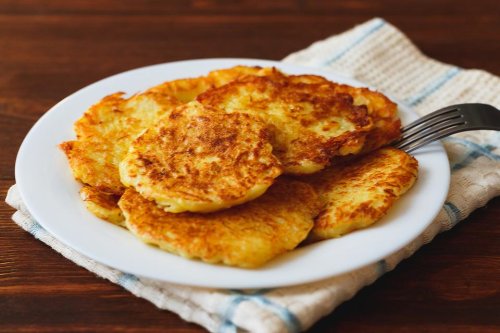 Easy Amish Onion Patties Recipe: An Onion Fritter Recipe Straight From Amish Country | Amish Recipes | 30Seconds Food