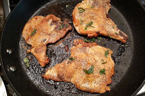 Super Crunchy Pork Chops Recipe: This 10-Minute Pan-fried Pork Chop Recipe Is Incredibly Tasty | Pork | 30Seconds Food