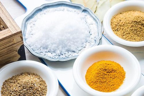 Turmeric Salt Recipe: This 4-Ingredient Vegan "Chicken Salt" Recipe Adds Flavor to Anything