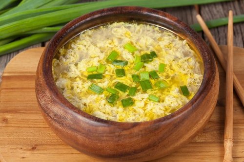 Savory Chinese Egg Drop Soup Recipe: Almost Easier Than Takeout (6 Ingredients, 15 Minutes)