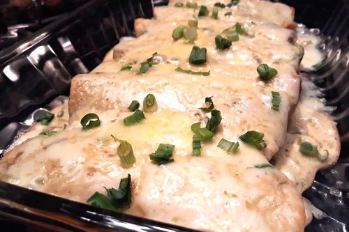 Creamy Spinach & Chicken Enchiladas Recipe: This Easy White Enchiladas Recipe Is a Little Healthier Than Most | Poultry | 30Seconds Food